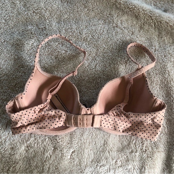 Victoria’s Secret Lined Demi - Picture 2 of 3